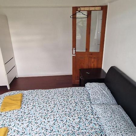 Ritzs Place Northolt  Kültér fotó