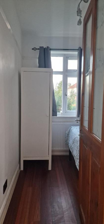 Ritzs Place Northolt  Kültér fotó
